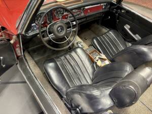 Image 20/35 de Mercedes-Benz 280 SL (1969)