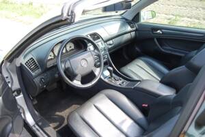 Image 23/46 of Mercedes-Benz CLK 200 (1999)