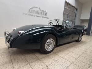 Image 6/20 of Jaguar XK 120 OTS (1952)