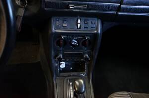 Image 28/36 de Mercedes-Benz 280 E (1982)