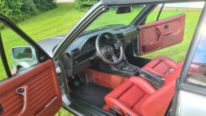 Image 12/18 of BMW 325i (1987)