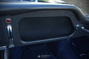 Image 51/80 de Jaguar Type E 4.2 (1966)