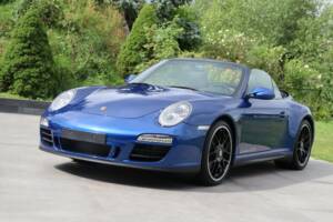 Bild 21/50 von Porsche 911 Carrera 4 GTS (2011)