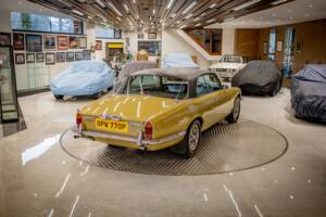 Image 15/50 de Jaguar XJ 6 C 4.2 (1975)