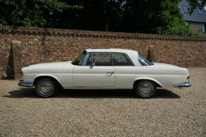 Image 26/50 of Mercedes-Benz 280 SE 3,5 (1970)