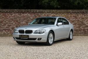 Immagine 10/50 di BMW 750i (2007)