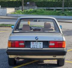 Immagine 4/21 di BMW 318i (1989)