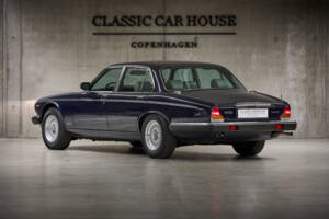 Image 8/97 of Daimler Double Six (1994)