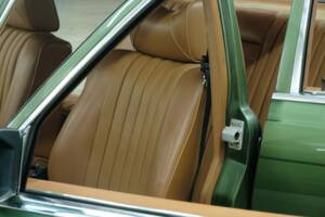 Image 23/50 de Mercedes-Benz 350 SE (1975)