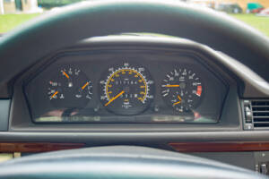 Immagine 8/23 di Mercedes-Benz 200 E-16 (1993)