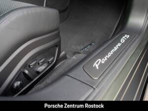 Obraz 24/33 pojazdu Porsche Panamera GTS (1900)