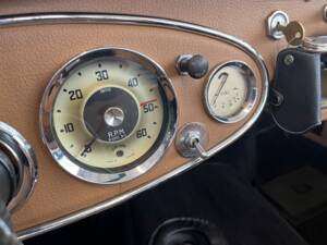Image 2/33 of Austin-Healey 3000 Mk I (BT7) (1960)