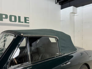 Image 17/37 of Aston Martin DB 2&#x2F;4 Mk III (1959)
