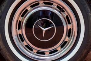 Imagen 90/199 de Mercedes-Benz 280 SE 3,5 (1971)