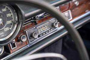 Image 12/30 of Mercedes-Benz 280 SE 3,5 (1969)