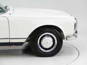 Afbeelding 10/15 van Mercedes-Benz 280 SL (1969)