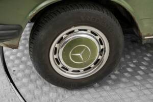 Afbeelding 23/50 van Mercedes-Benz 200 T (1982)