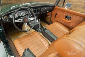 Image 2/19 de MG MGB (1974)