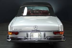 Image 5/30 of Mercedes-Benz 280 SE (1970)