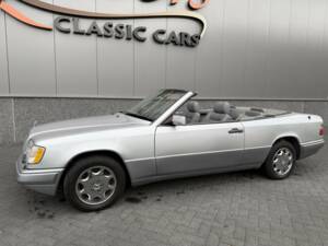 Bild 3/50 von Mercedes-Benz E 320 (1995)