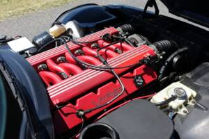 Image 18/35 of Dodge Viper RT/10 (1994)