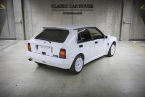 Image 64/93 of Lancia Delta HF Integrale Evoluzione I (1992)