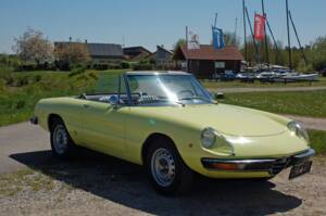 Image 7/24 of Alfa Romeo 1600 Spider (1976)