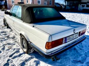 Bild 4/10 von BMW 325i (1987)