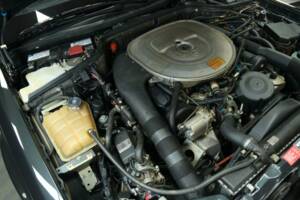 Immagine 42/50 di Mercedes-Benz 560 SEC (1990)