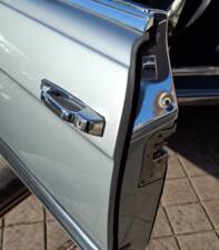 Immagine 25/36 di Mercedes-Benz 500 SL (1985)