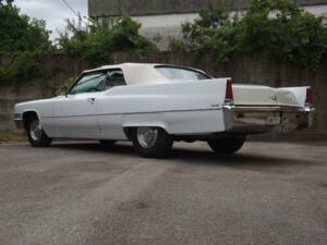 Immagine 5/50 di Cadillac DeVille Convertible (1969)