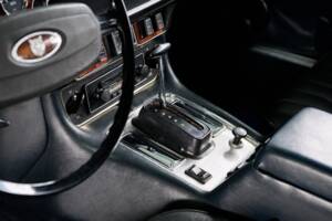 Bild 39/50 von Jaguar XJ 6 L 4.2 (1974)