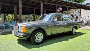 Image 1/71 of Mercedes-Benz 240 D (1980)