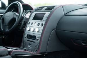 Image 17/23 de Aston Martin V12 Vanquish S Ultimate Edition (2007)