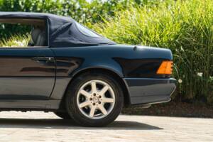 Image 6/45 of Mercedes-Benz 500 SL (1990)