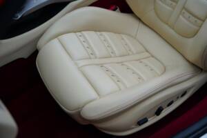 Image 20/50 of Ferrari California (2010)