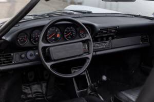 Image 65/132 of Porsche 911 Speedster 3.2 (1989)