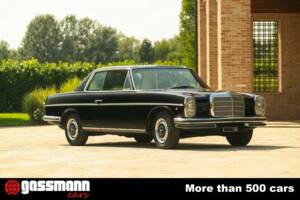 Image 4/15 de Mercedes-Benz 250 CE (1970)