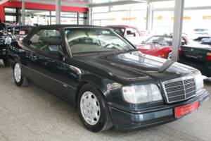Bild 2/20 von Mercedes-Benz 300 CE-24 (1996)