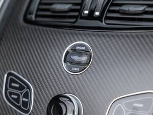 Bild 65/84 von Aston Martin V12 Vantage AMR Roadster (2018)