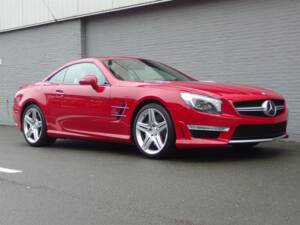 Image 3/99 of Mercedes-Benz SL 63 AMG (2012)