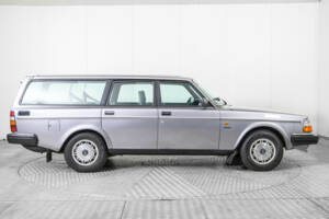 Image 10/50 of Volvo 245 GLE (1982)