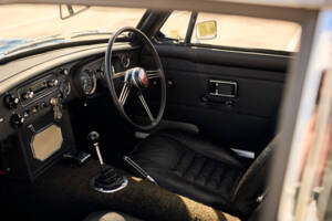 Image 59/100 de MG MGC GT (1970)