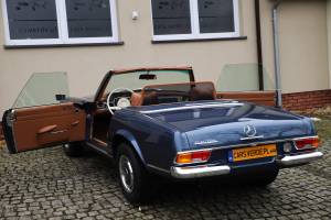 Image 22/51 of Mercedes-Benz 280 SL (1969)
