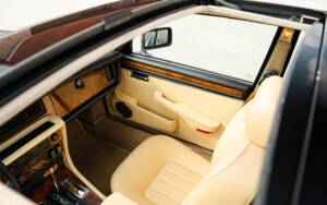 Image 20/37 of Daimler Double Six (1992)