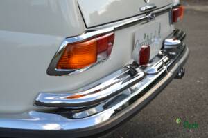 Image 48/50 of Mercedes-Benz 250 SE (1966)