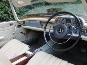Imagen 7/13 de Mercedes-Benz 280 SL (1968)