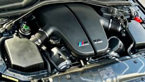 Bild 13/16 von BMW M5 (2005)