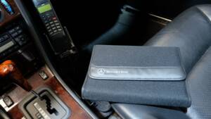 Image 7/30 de Mercedes-Benz E 220 (1995)
