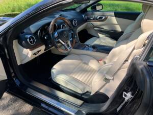 Bild 15/18 von Mercedes-Benz SL 500 (2012)